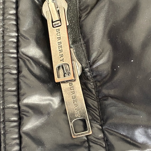 Woman's BURBERRY Lightweight Down Puffer Coat - Picture 5 of 9